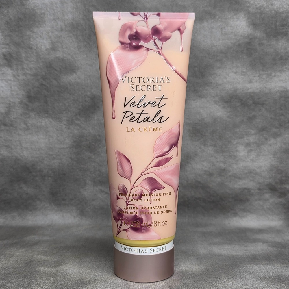 Victoria's Secret VELVET PETALS La Creme Fragrant Body Lotion 8 oz New, Sealed
